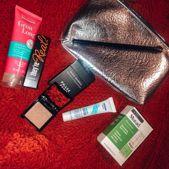 Makeup Bundle!! - Picture 2 of 2